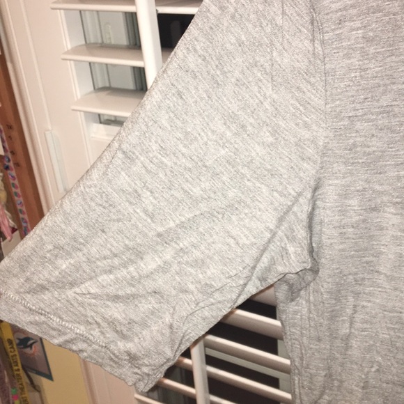 Soft grey shirt - Picture 3 of 4